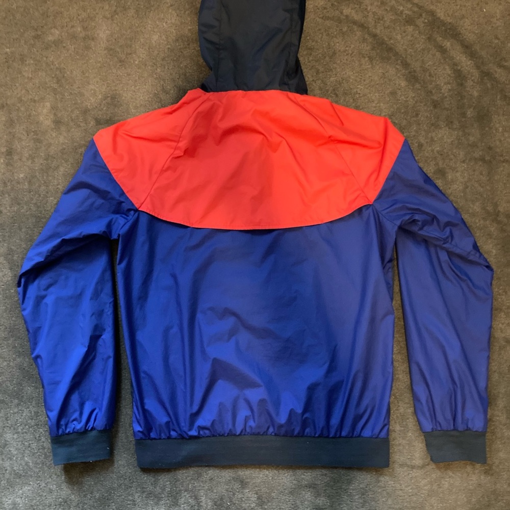 Like new Nike wind breaker